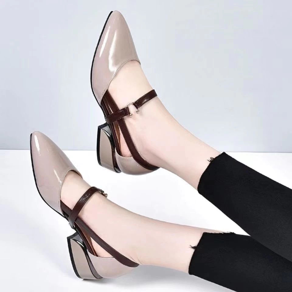 Damen Riemchenpumps mit niedrigem Absatz in Lack-Optik