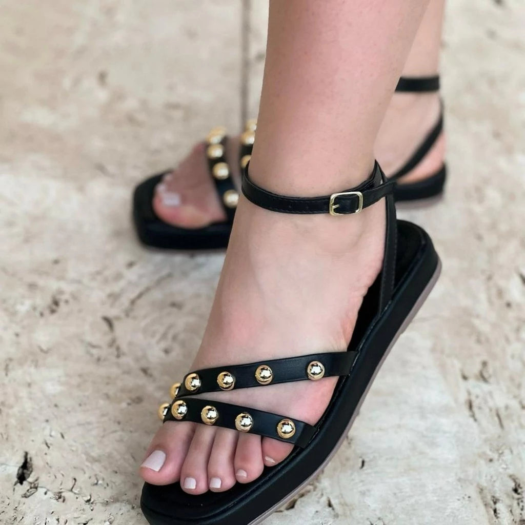 Damen Sandalen mit niedrigem Absatz und dekorativen Details